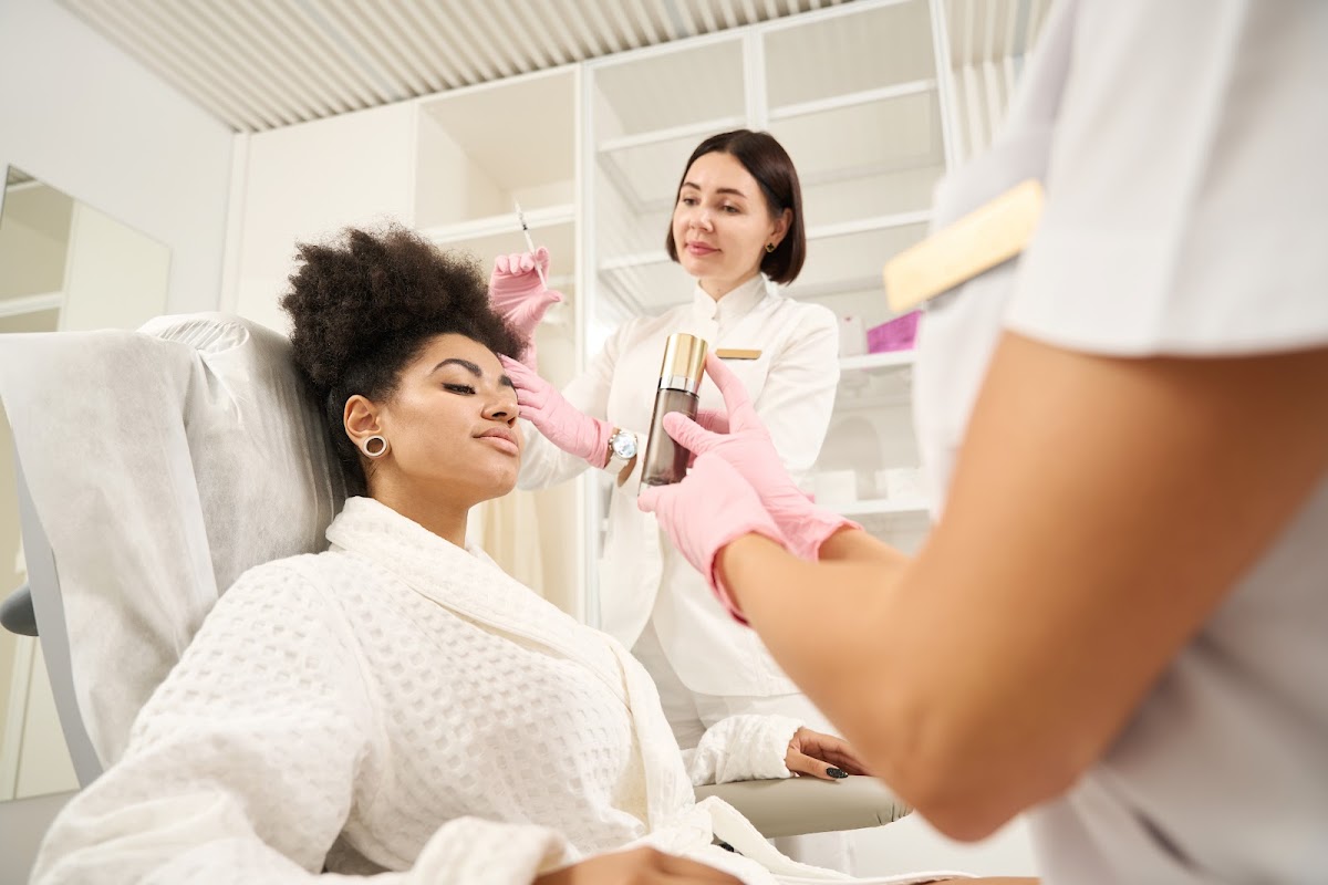 Choose The Right Dermatology Clinic For Your Skin Needs